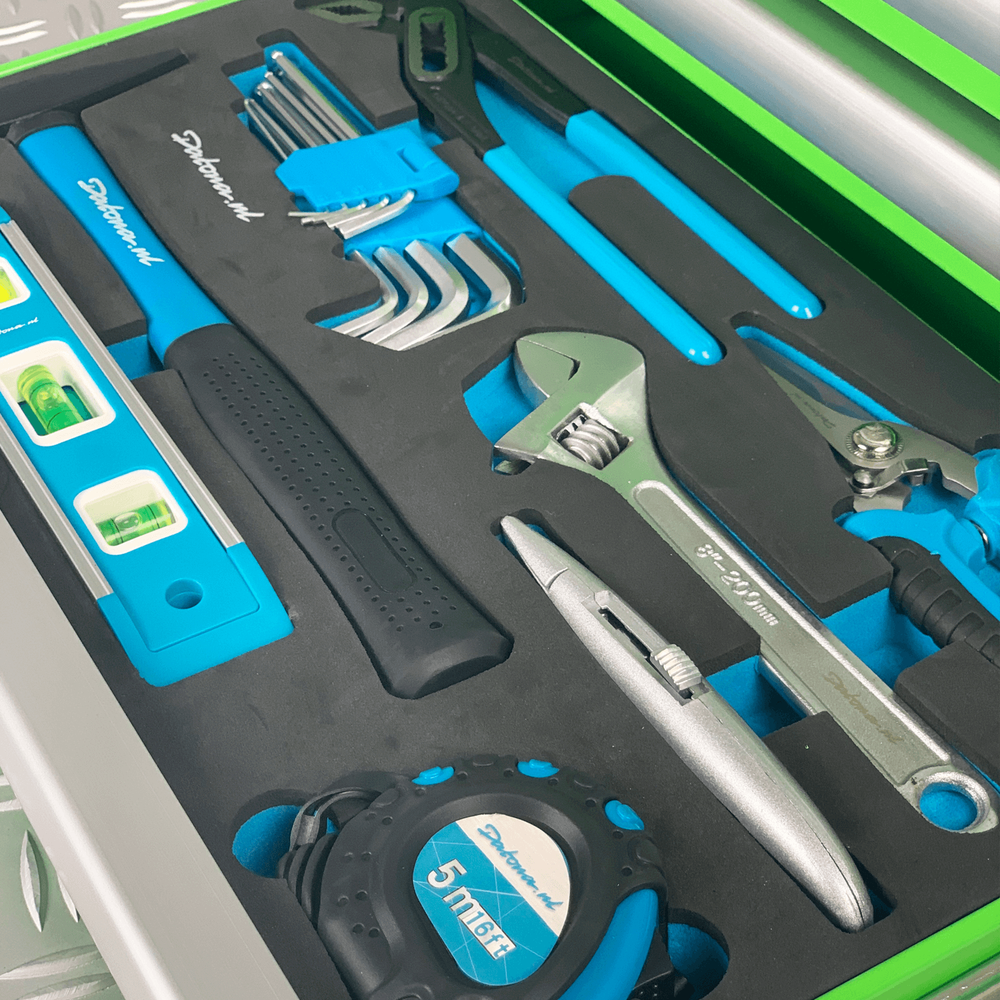 Plateau porte-d'outils inclus dans tiroirs de la caisse à outils verte