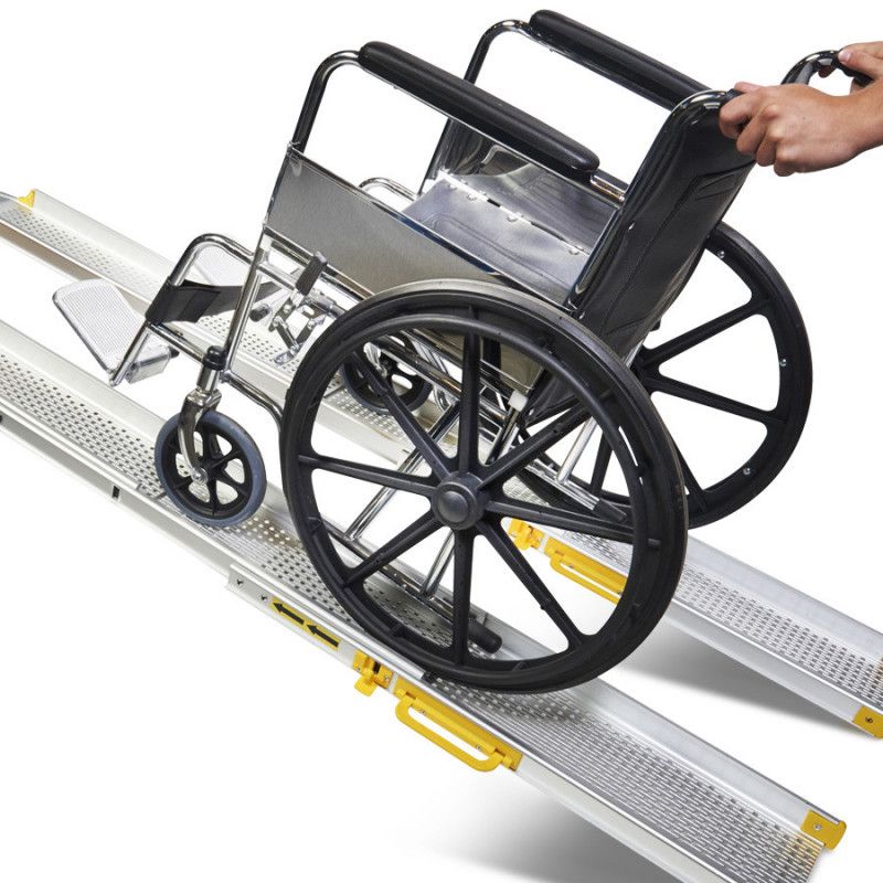 Rampes télescopiques 180 cm conviennent entre autres aux fauteuils roulants