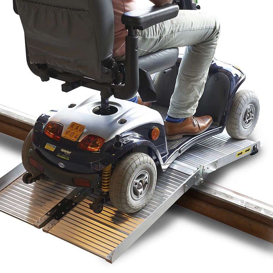 Oprijplaat scootmobiel rolstoel opvouwbaar aluminium rijgoot drempelhelling 4