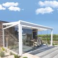aluminium veranda wit met glazen schuifwanden en glas dak