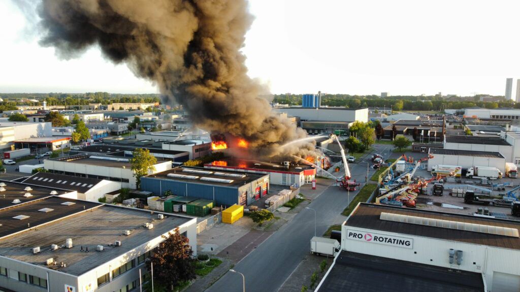 Incendie dans un entrepôt de Wovar