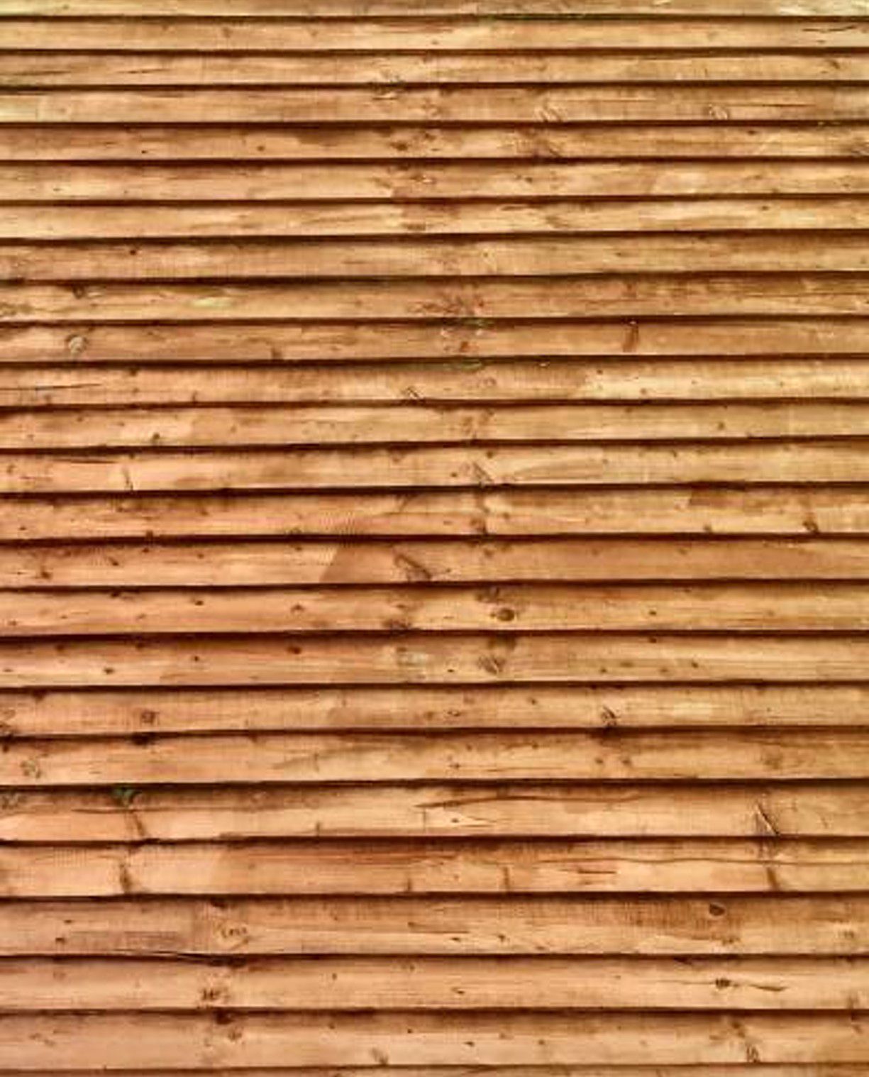 Building a horizontal feather edge fence