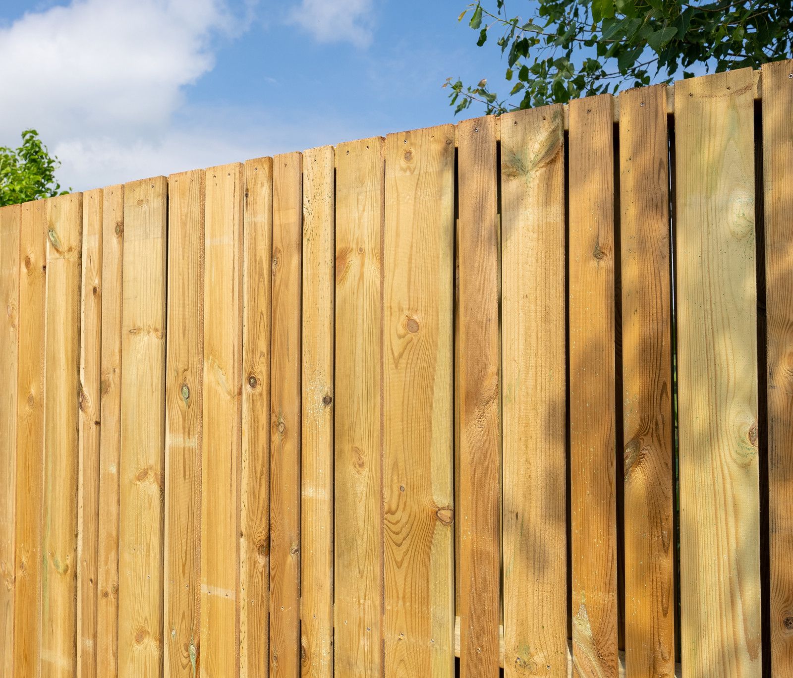 Tuinhout beitsen - Uw tuin klaar maken voor het buitenseizoen
