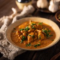 Indiase curry met kip en kikkererwten