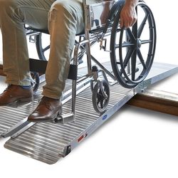 Oprijplaat-rolstoel-300-cm-opvouwbaar-2.jpg