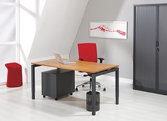 Bureau - vergdertafel antraciet onderstel en kersen kleurig blad 160x80cm