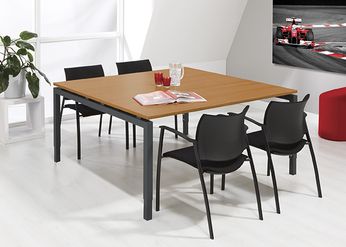 Bureau - vergdertafel gesloten poten antraciet onderstel en havanna kleurig blad 160x160cm