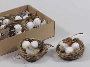 Vogelnest mit Vögeln und Eiern 6cm - 8 Stück