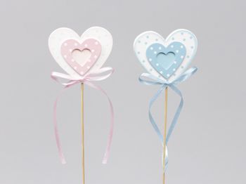 cb. 8 wooden baby hearts/stick pink/blue 6x5.5cm