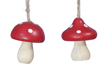 pb. 10 wooden mushroom/hanging red 4x5 cm