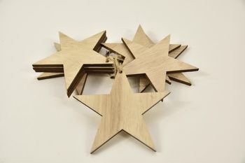 Bundel a 8 houten sterren 9,5cm natural