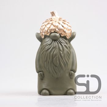 GNOME MET EIKEL CEMENT 15X14.5X29.7 CM OLIJFGROEN