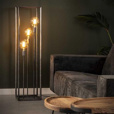 Vloerlamp Friedrichsdorf met slank metalen frame