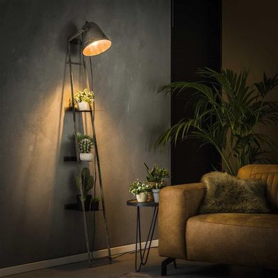 Vloerlamp Fürth met verschillende schappen