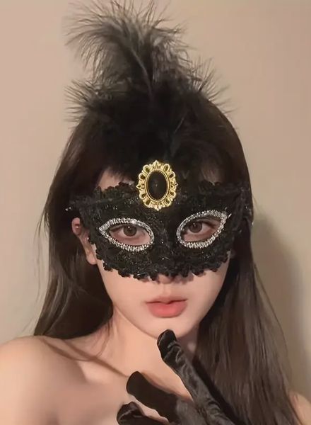 60.243-Cape-specialist-masker-met-veer-zwart-hoofd.JPG