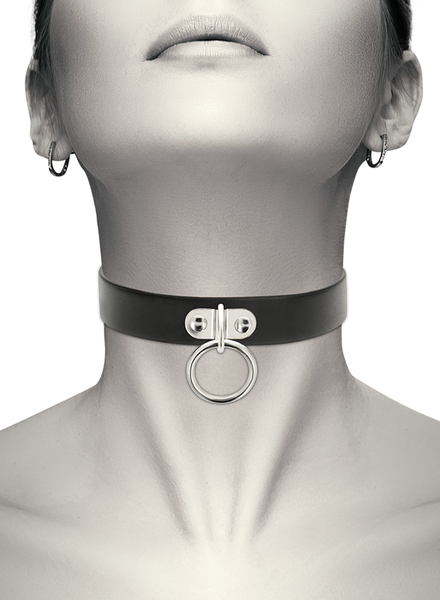 Choker Coquette ring  om hals.png