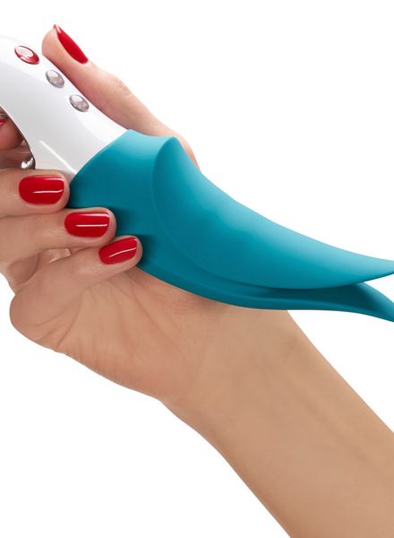 Fun-Factory-Volta-Clitoris-Vibrator-Siliconen-Blauw-hand.jpg