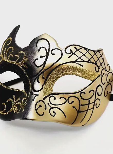 Masker-Zwart-Goud-zij.JPG