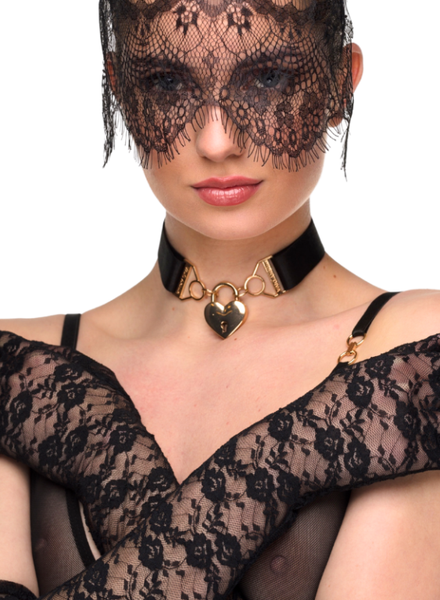 kinky-diva-long-lace-gloves-3-768x768.png