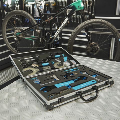 Boîte à outils vélo 21 pièces avec support de réparation