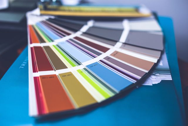 Die richtige Farbe für den Anstrich? Tipps zum Wählen einer Farbe!
