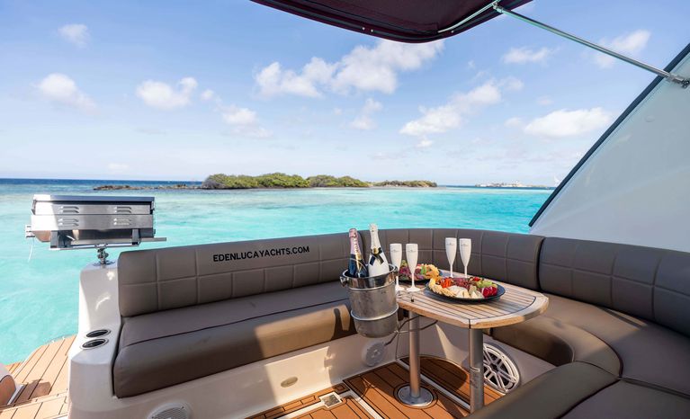 Aruba-Luxury-Sailing-Eden-Luca-Yachts(1)_2.jpg