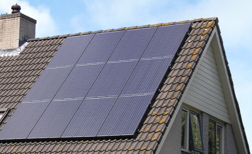 zonnepanelen-op-een-dak