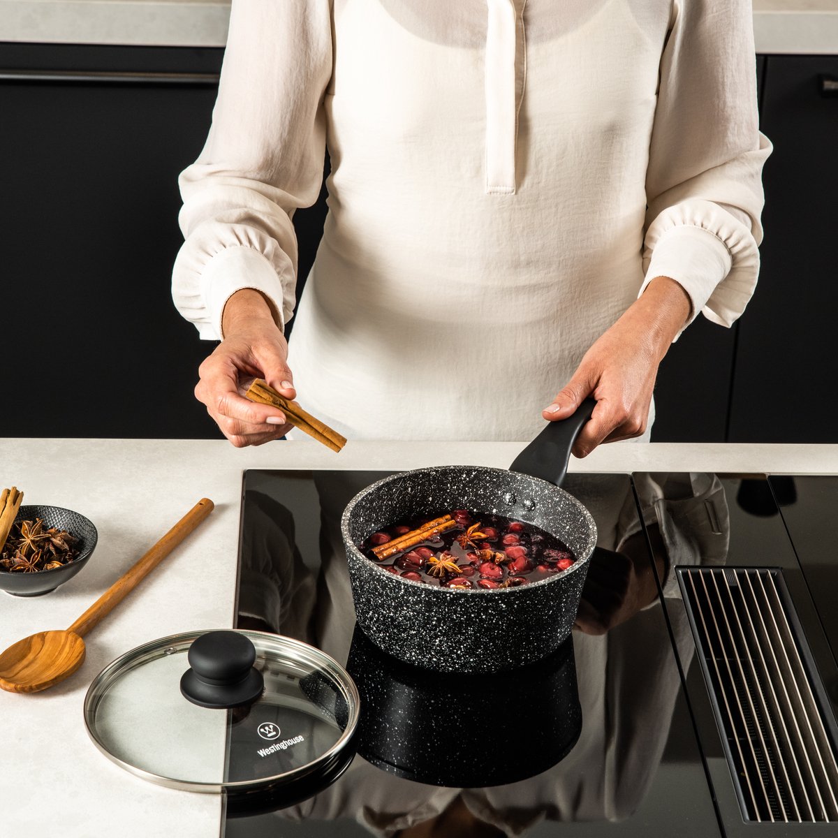 Ensemble de poêles Westinghouse Black Marble (poêle grill de 28 cm + poêle  wok de ø 30 cm) - Induction et toutes autres sources