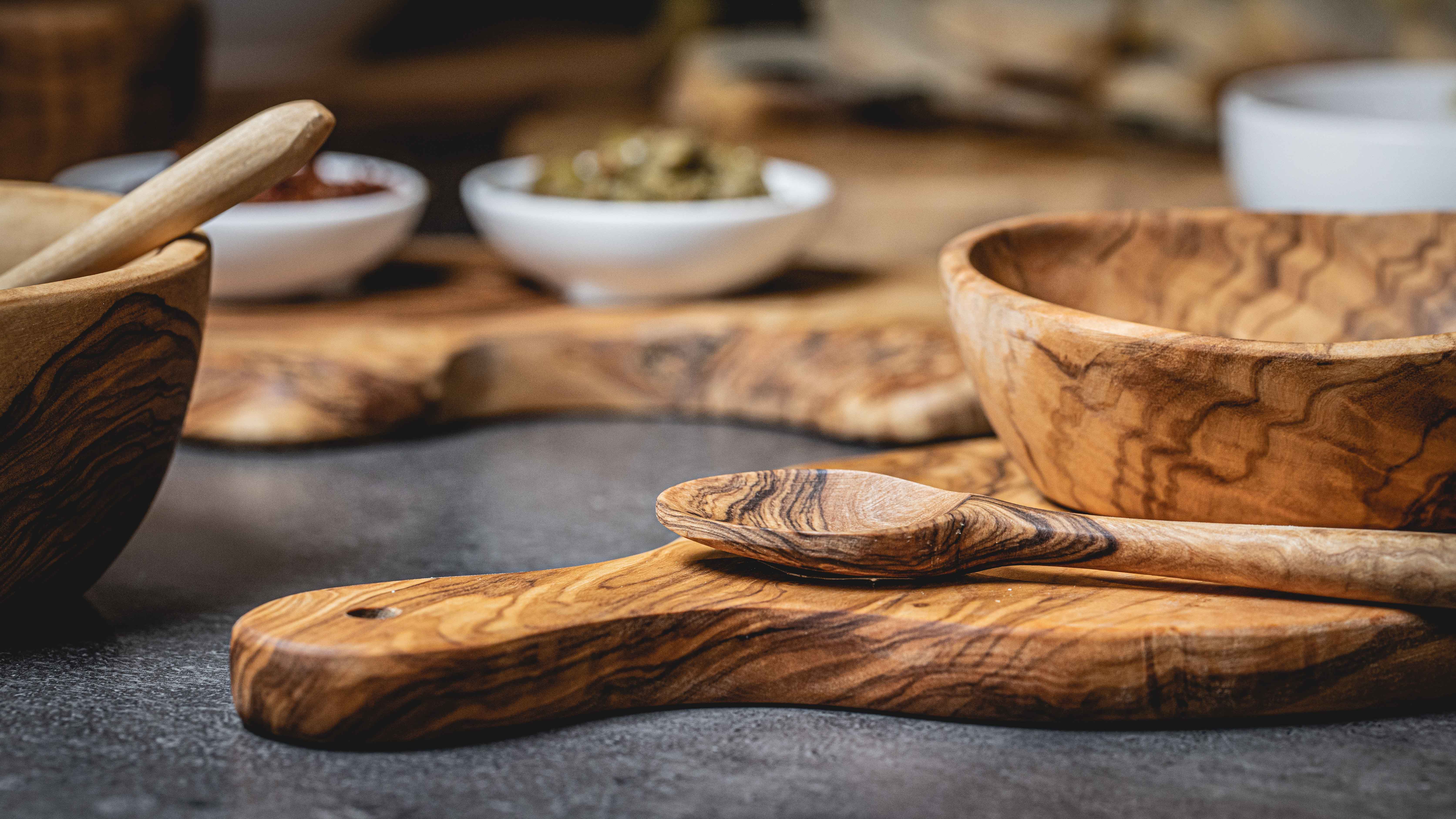 ciotola resistente di legno per insalate e bowl Ciotola in legno di ulivo 16 x 6 cm KoRo 