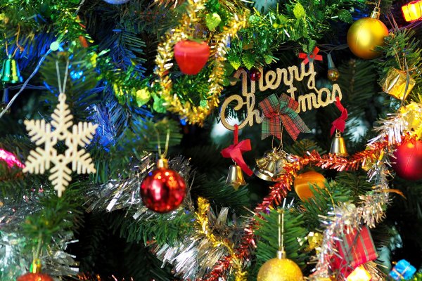 Kerstverlichting RGB garandeert een kleurrijke kerstboom