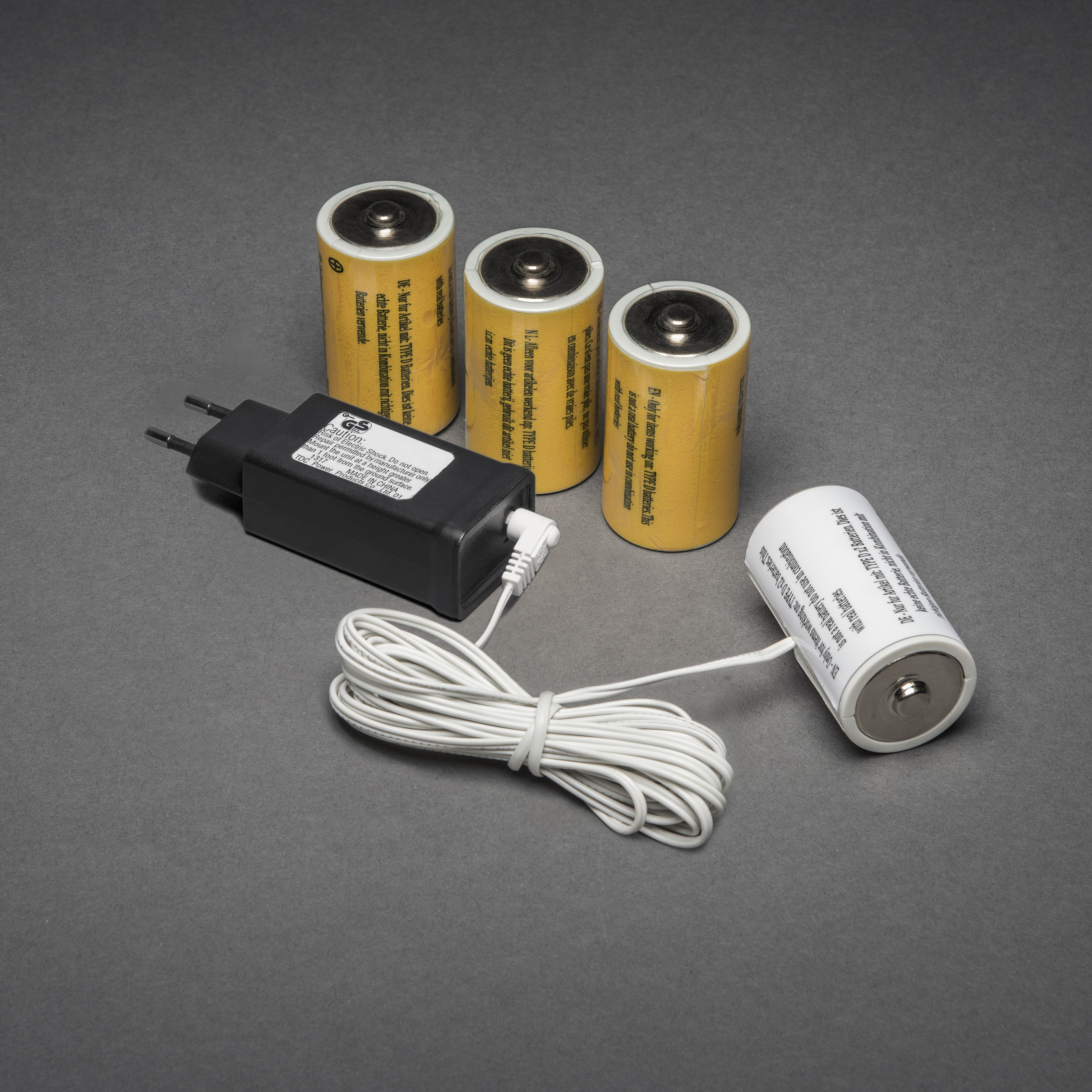 Adapter voor batterijartikelen met 4x D 1.5V batterijen