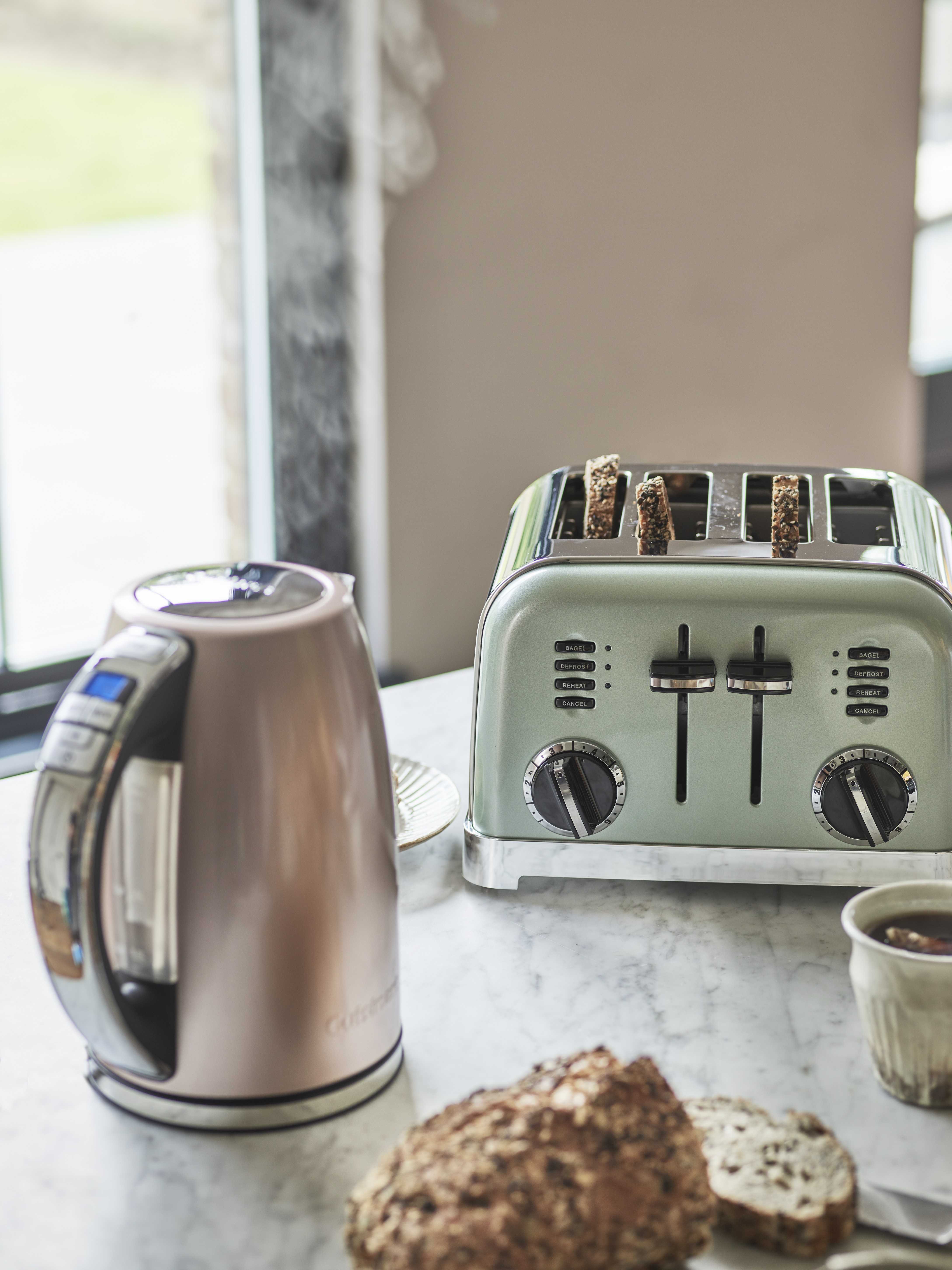 Cuisinart CTK17SE Retro Kettle Unboxing 