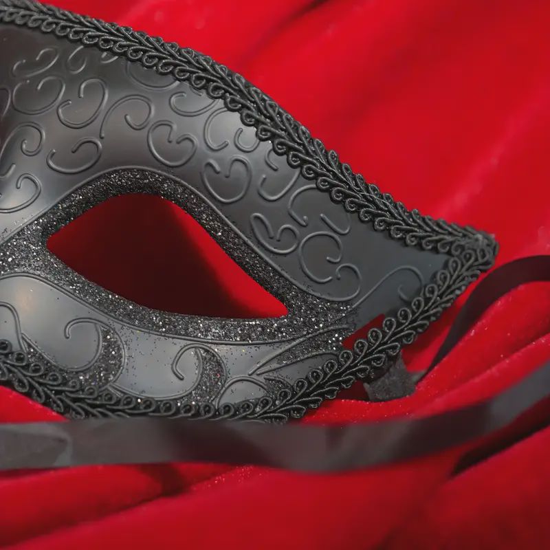 60.241-Cape-specialist-masker-zwart-close.JPG
