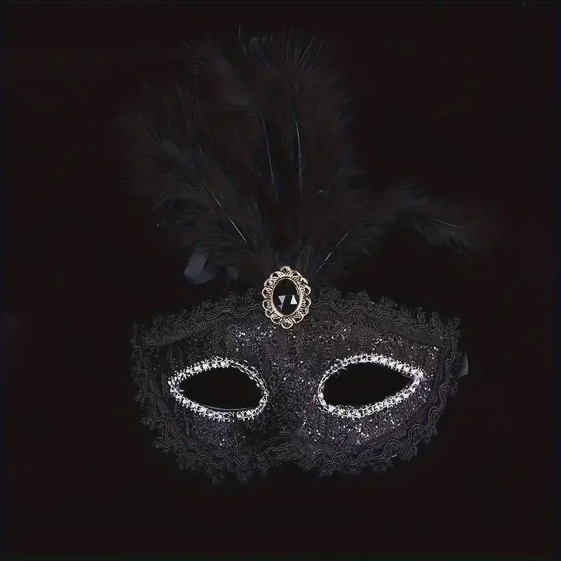 60.243-Cape-specialist-masker-met-veer-zwart.JPG