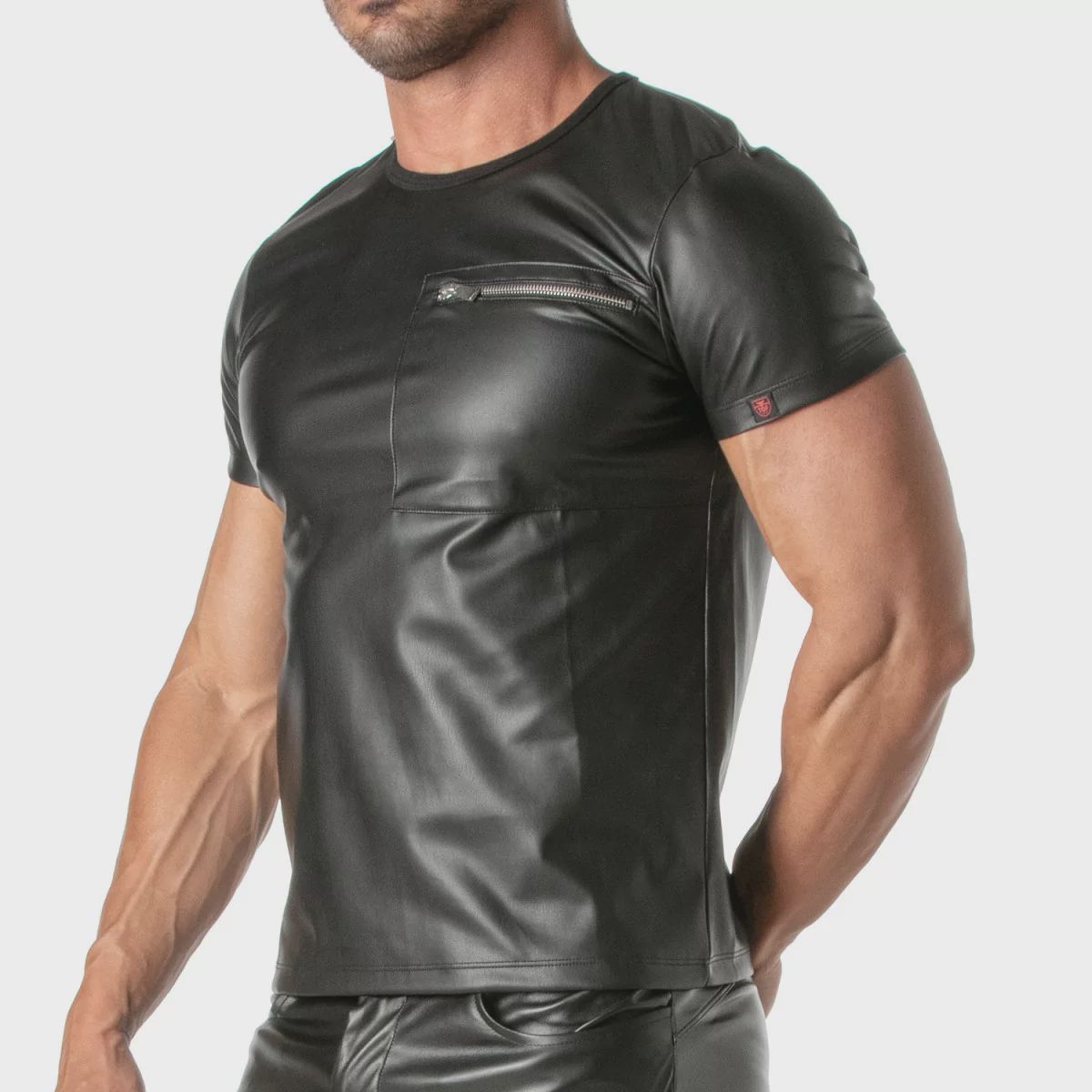 kinky-zipped-pocket-t-shirt-for-men- (1).jpg
