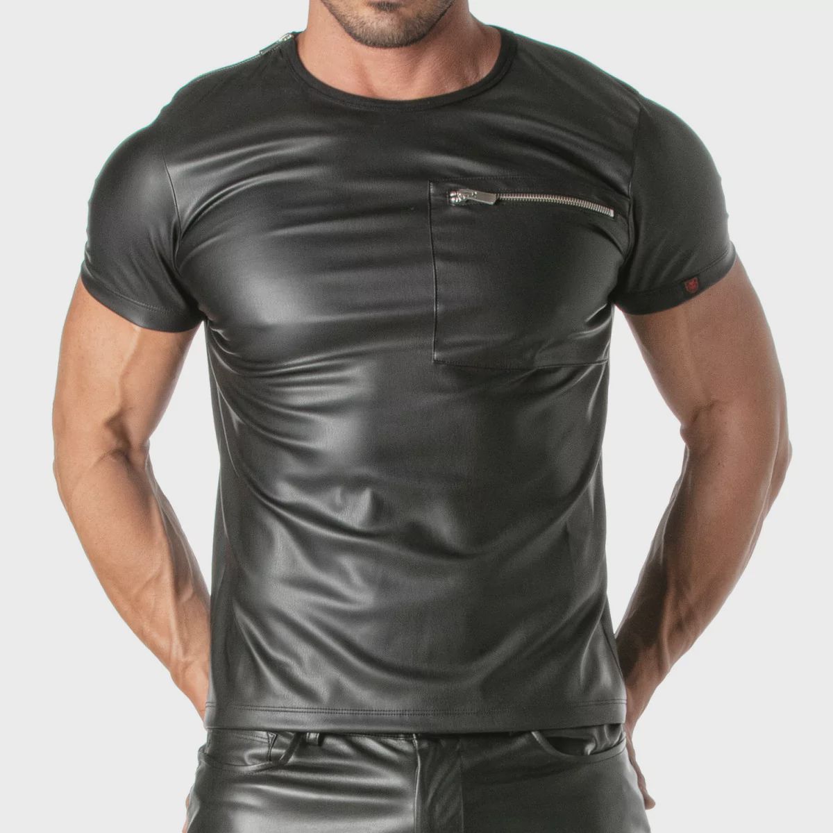 kinky-zipped-pocket-t-shirt-for-men-.jpg
