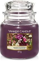 Yankee Candle Duftkerze Medium Moonlit Blossoms - 13 cm / ø 11 cm