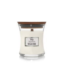 WoodWick Kaars Mini White Tea &amp; Jasmine - 8 cm / ø 7 cm