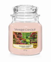 Yankee Candle Duftkerze Medium Tranquil Garden - 13 cm / ø 11 cm
