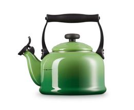 Le Creuset Whistling Kettle Tradition Bamboo 2.1 Litre
