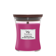 Bougie parfumée WoodWick Wild Berry &amp; Beets - Moyenne - 11 cm / ø 10 cm