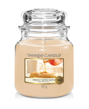 Yankee Candle Geurkaars Medium Freshly Tapped Maple - 13 cm / ø 11 cm