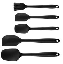 Ensemble de spatules Sareva pour la pâtisserie (2 spatules, 2 racloirs de poêle et un pinceau de cuisine) - en silicone