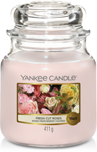 Yankee Candle Geurkaars Medium Fresh Cut Roses - 13 cm / ø 11 cm