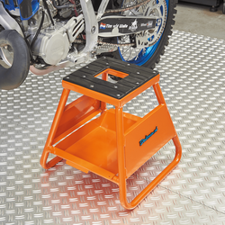 MX stand KTM oranje