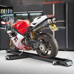 Zwarte motormover 240 cm in de werkplaats met Ducati motor