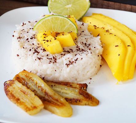 Kleefrijst met mango en banaan