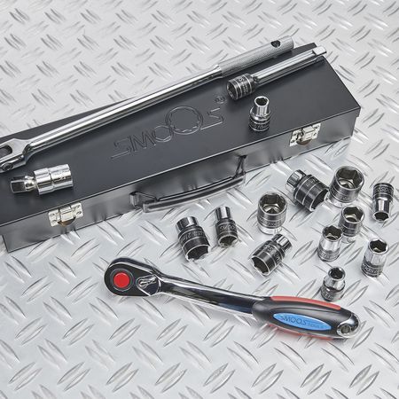 doppen en ratel uit metalen doos