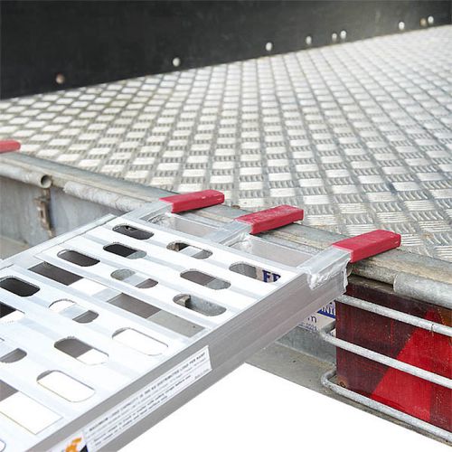Extra verstevigde aluminium oprijplaat opklapbaar - 225 cm - 2 stuks 7