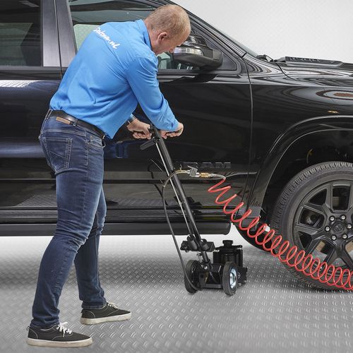 Robuuste krik onder suv